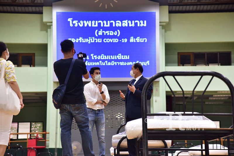 20210426-Governor inspects field hospitals-186.JPG